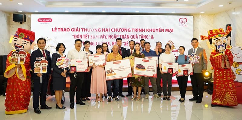 Mừng Tuổi 15, Rước ’Xế’ Về Nhà” và “Đón Tết Sum Vầy, Ngập Tràn Quà Tặng